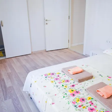 Apartment Spacious 2 Bedroom For Up To 5 With Mountain View. Free Wifi Antalya