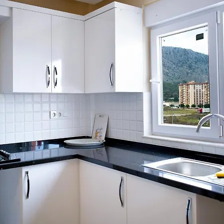 Spacious 2 Bedroom For Up To 5 With Mountain View. Free Wifi *