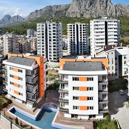 Daire Spacious 2 Bedroom For Up To 5 With Mountain View. Free Wifi